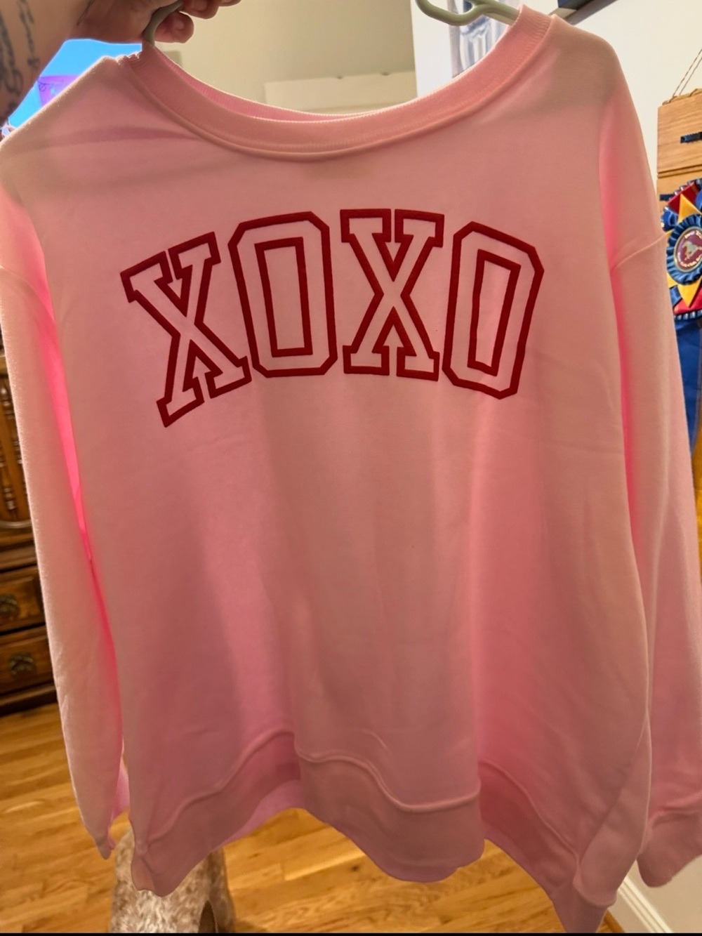 Women's Pink 'XOXO' Graphic Crewneck Sweatshirt